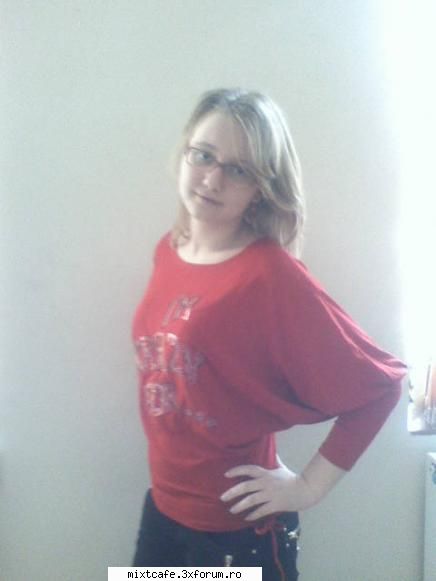 m`am gandit sa pun shy eu poze cu mn..:) sa avetzy .. makat habar cu cn vb..:))  :rolleyes:  .. deci
