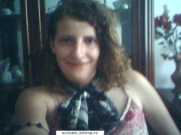 imi plasche s ma mai si distrez uneori si sa dansez de aiurea prin casa newfanny